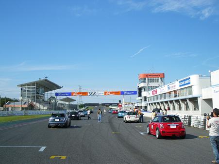 グリッドウォーク後ろ