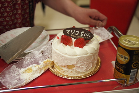 美容師のKさんがマリコちゃんケーキにまさかの虐待ｗ