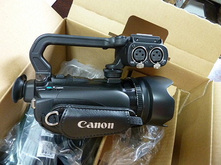 Canon XA10