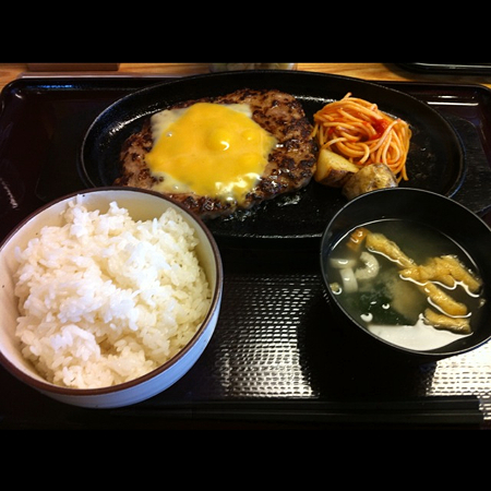 ファイヤーバーグ　チーズハンバーグセット