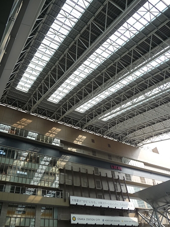 110416-17 大阪駅 (12)