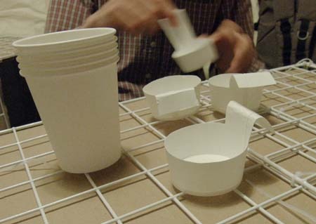 移動用水飲カップ
