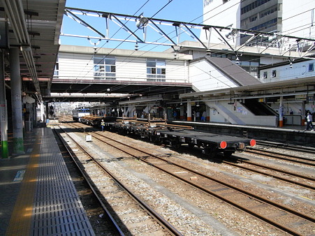 EF64-36とチキ(八王子駅)2