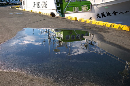 2010.10.29 気仙沼漁港 埠頭の空