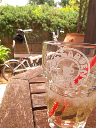 DOG GARDEN CAFE